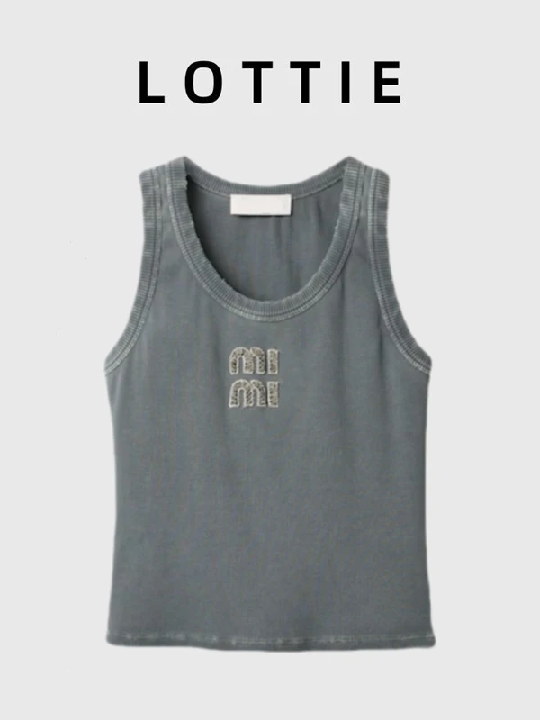 Lottie High-End-Strickweste Frühling Sommer Neues lässiges, vielseitiges, mit Buchstaben eingebettetes Diamant-Svel-Riemen-Damenoberteil