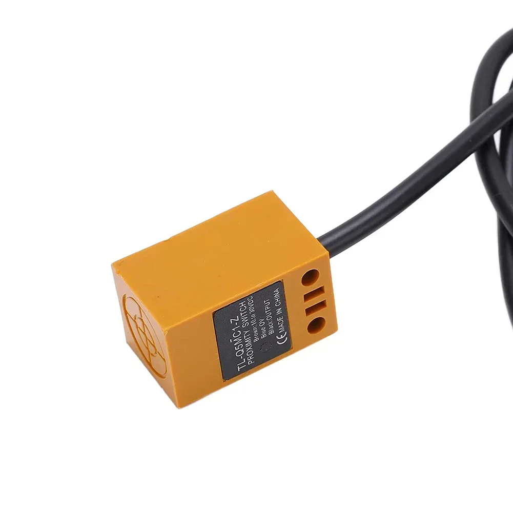 

TL-Q5MC1-Z Переключатель датчика приближения TLQ5MC1Z 10-30 В постоянного тока Кабель 2 м для 3D-принтеров Применение промышленного электронного оборудования