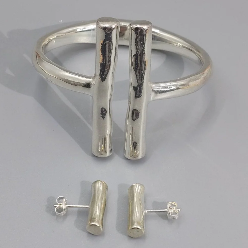 2026 spring niche design gold silver geometric earrings bracelet jewelry neutral accessories party gift