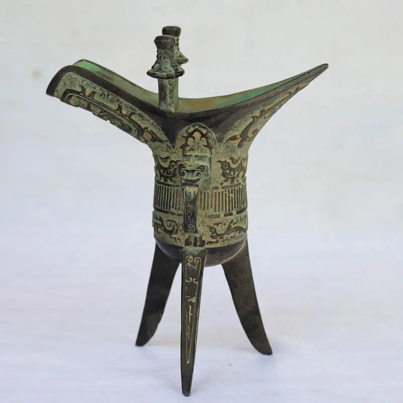 Retro Green Rust Patina Beast‑Face Carving Jue Cup Wine Vessel Ornament Decoration Tea Pet Figurines Desk Decor Accessories