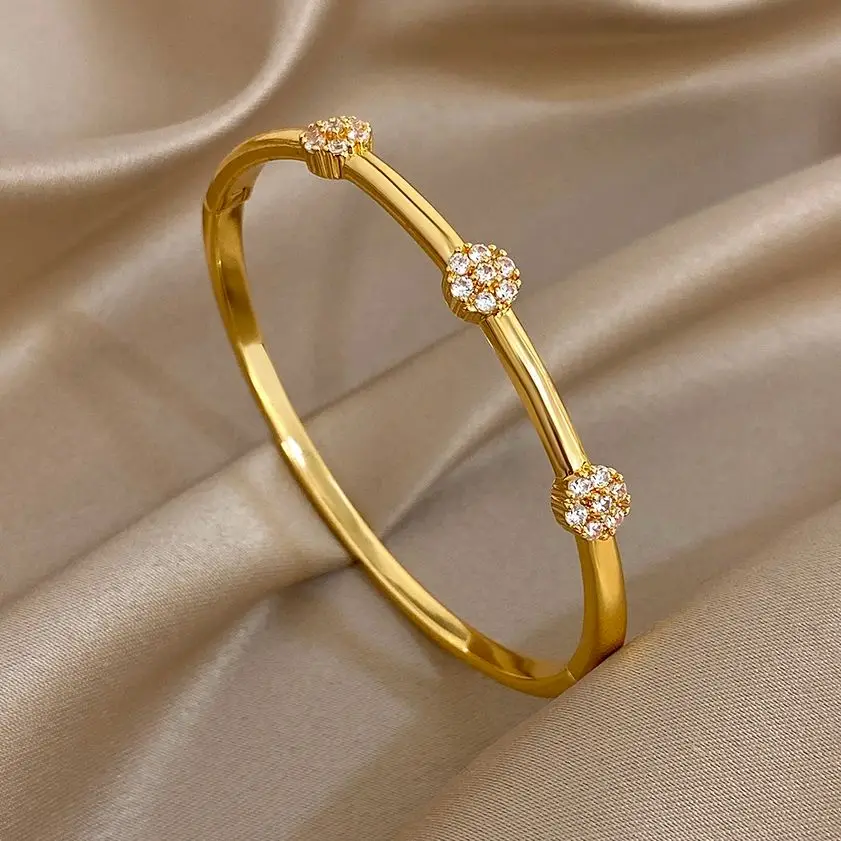 

Elegant Zircon Flower Gold Plated Bangle Bracelet Women Exquisite Smooth Round Gold Color Bangle Bridal Wedding Jewelry Gift