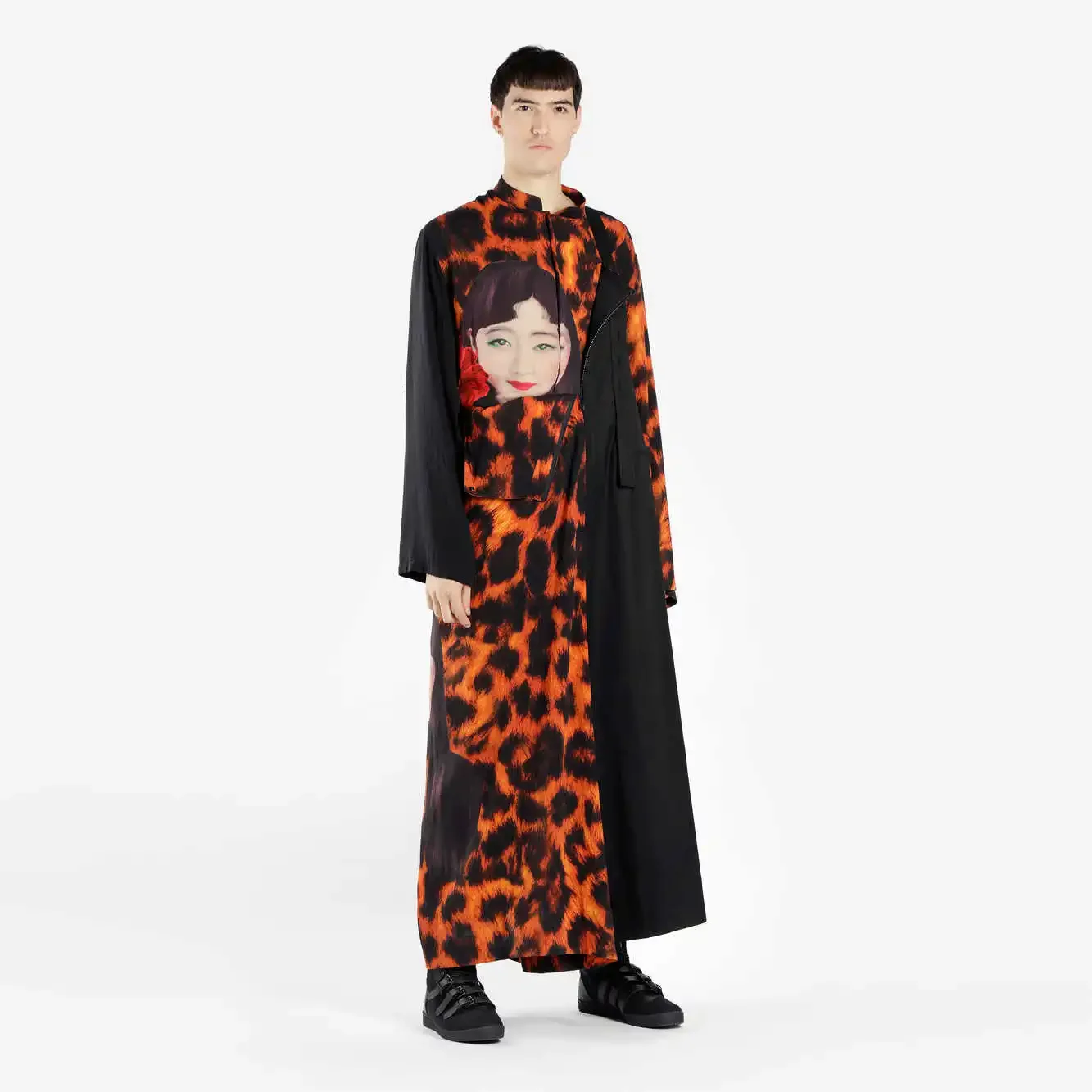 بدلة قفز مطبوعة من يوجي أوك. بذلة يوجي أوك المطبوعة