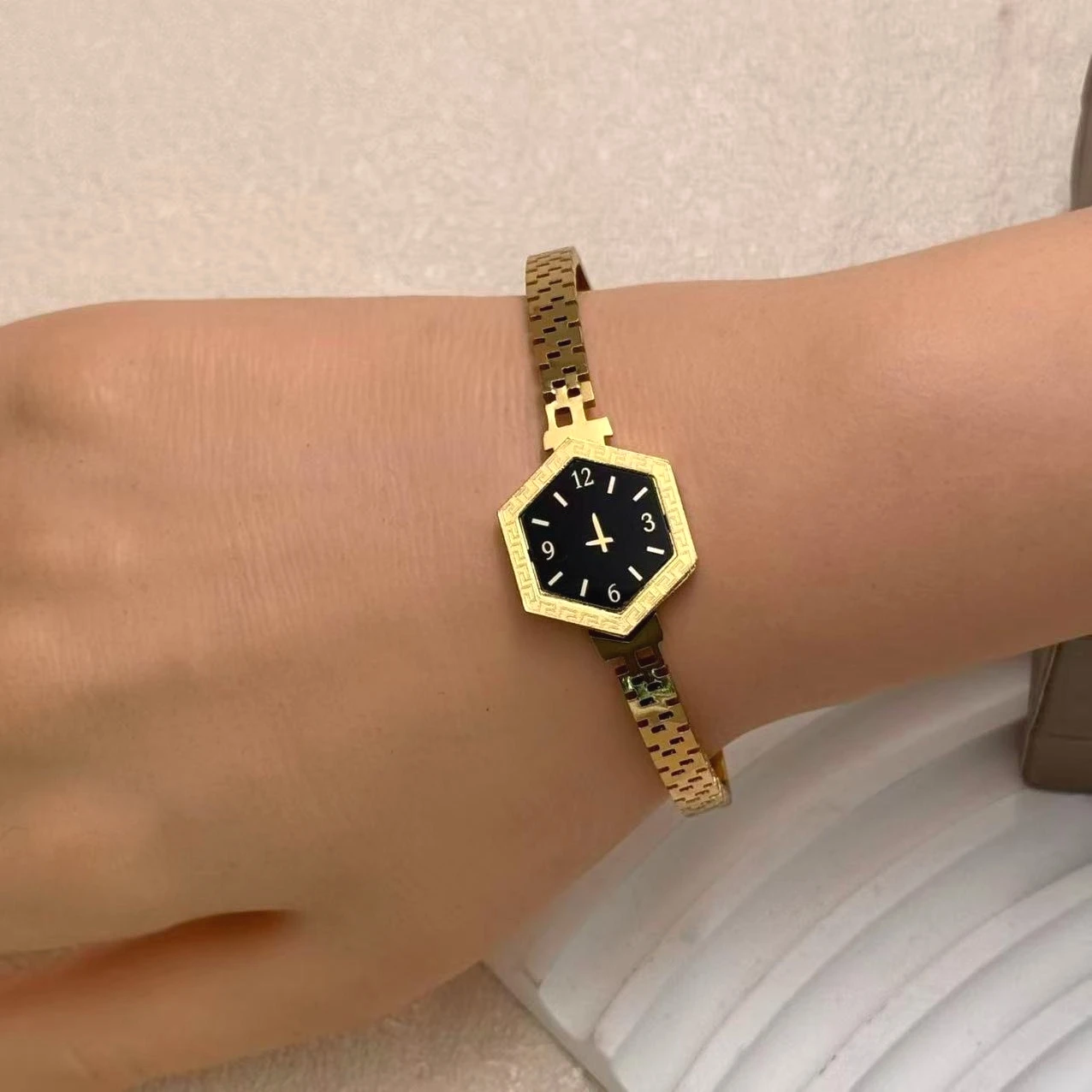 Gold Color Watch Design Bangle, Classic Stainless Steel Leaf Bracelet for Women, Fashion Jewelry Gift 60mm Diameter Openable