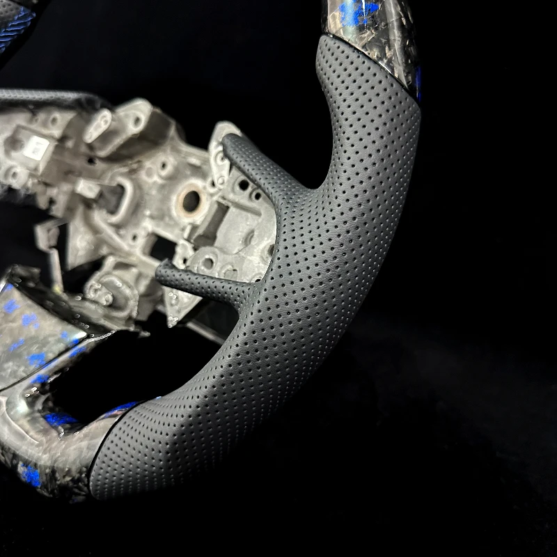 Blue forged carbon fiber steering wheel available for Renault Megane 4 and RS