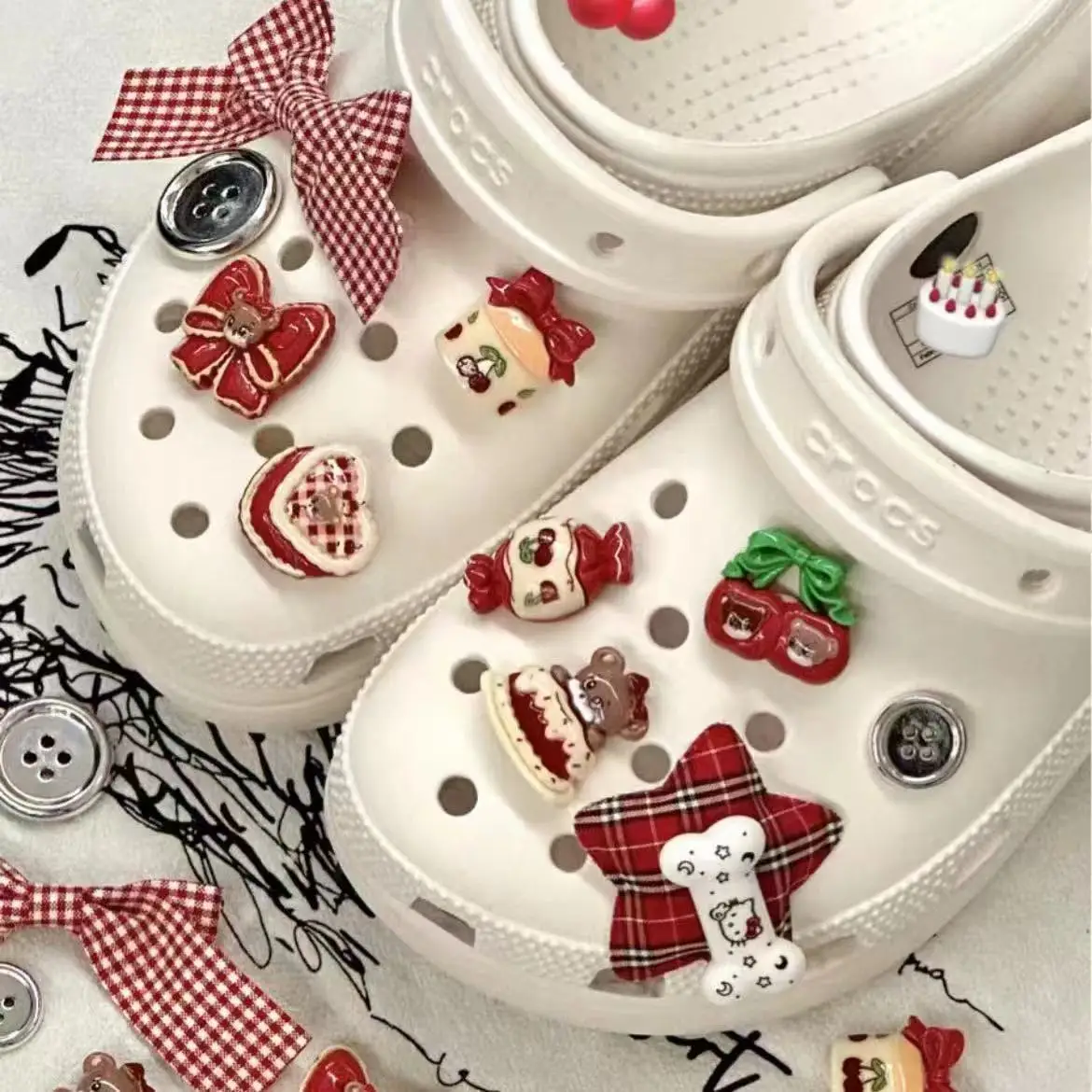 جديد لطيف كعكة الكرز ثقب الأحذية زهرة الملحقات القوس انفصال إكسسوارات أحذية هدايا الرجال والنساء