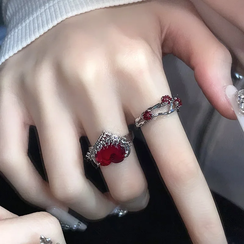 Vintage Goth Irregular Red Crystal Heart Ring for Women Charm Hollow Zircon Liquid Open Adjustable Ring Punk Party Jewelry Gift