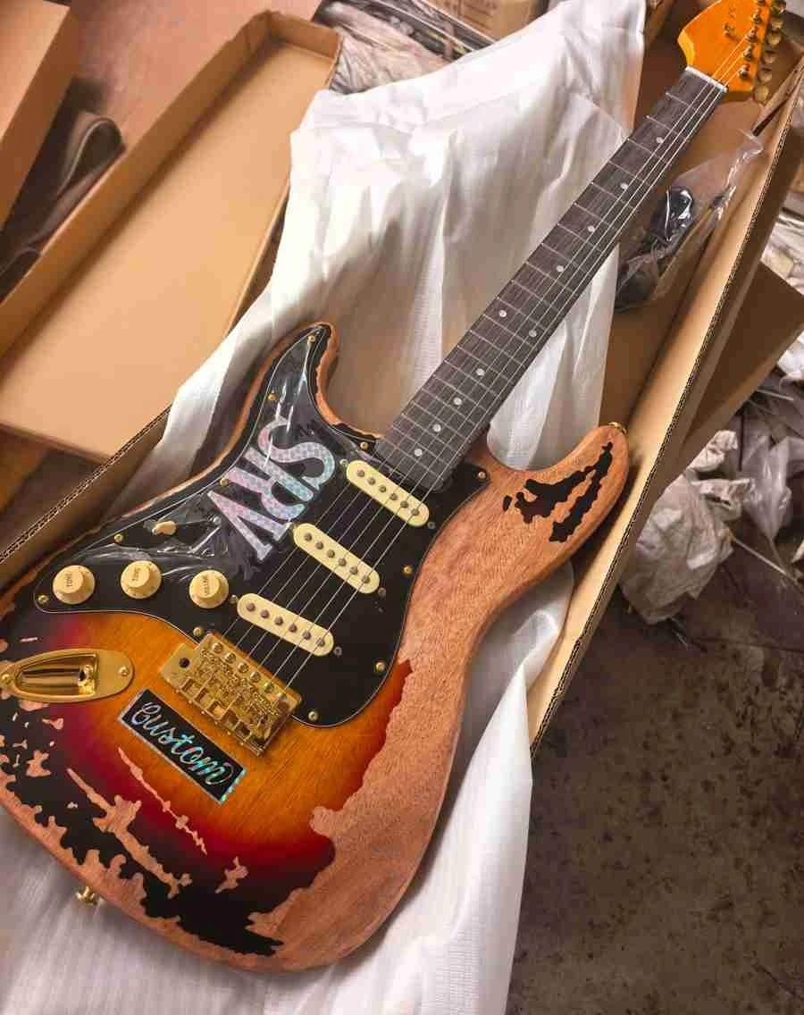 Hot Sale Left-handed Aged Electric Guitars Natural Wood Color, Rosewood Fretboard, Alder Body,SSS PICKUPS