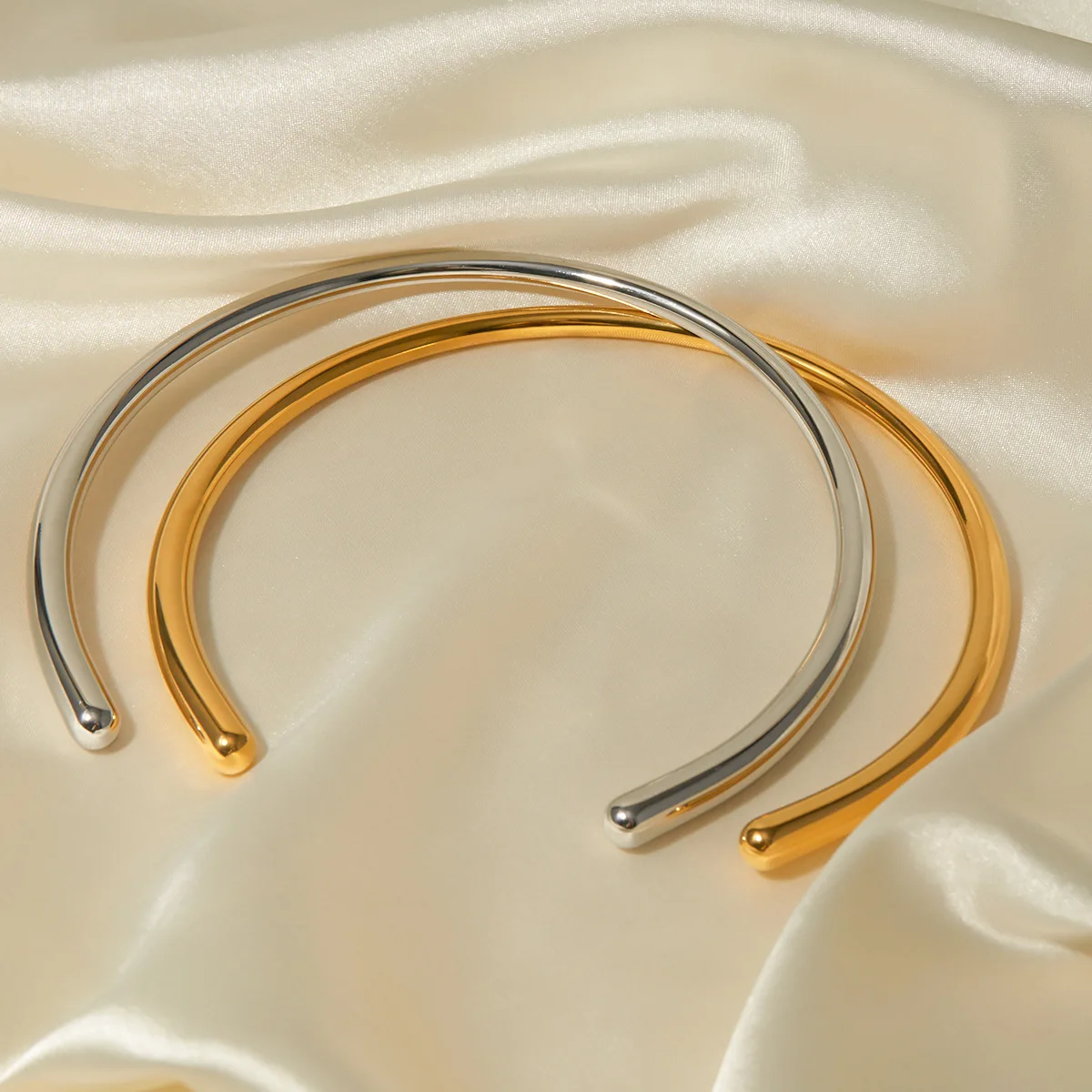 

Trendy Titanium Steel Minimalist Glossy Collar Necklace Exquisite Stylish Metal Distinctive Designer Style Jewelry collar