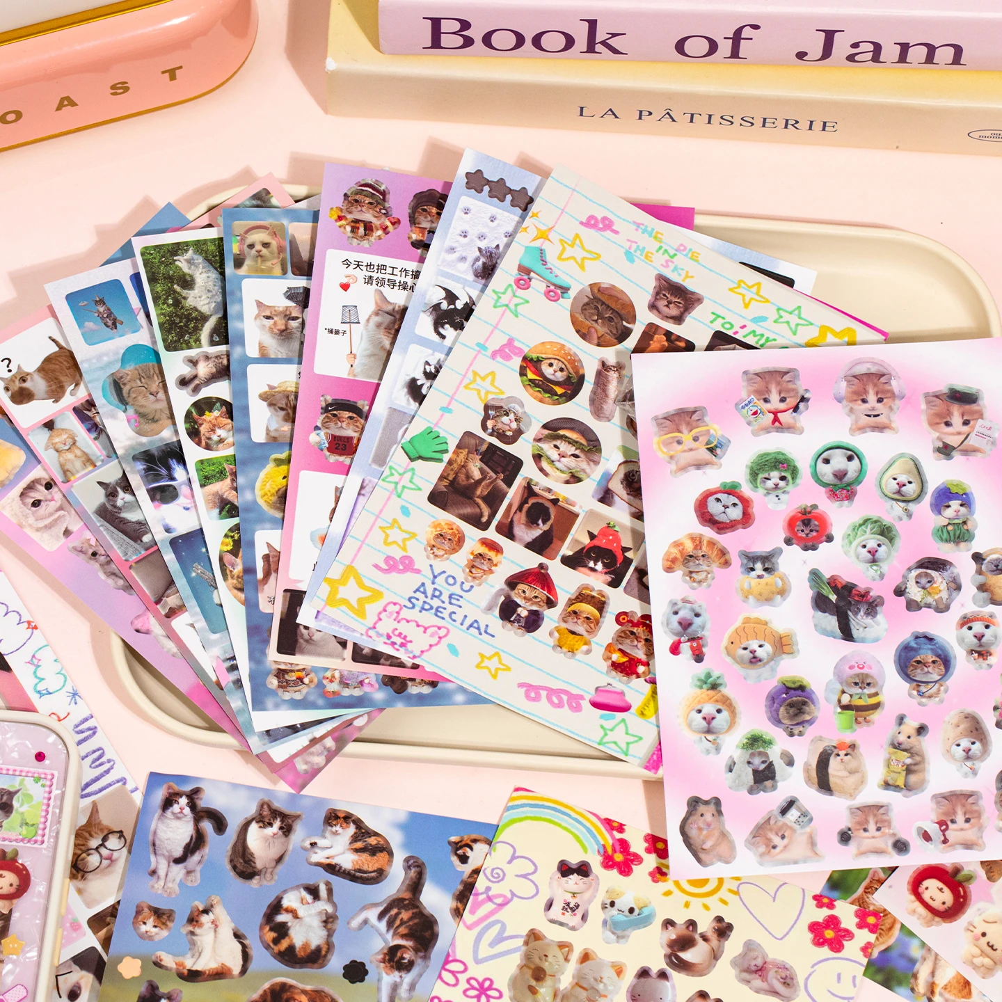 20 Sheets Japanese‑Style Cat Daily Coated‑Paper Sticker Book, 600+ Realistic Kitty‑Face Decals for Junk Journal Collage