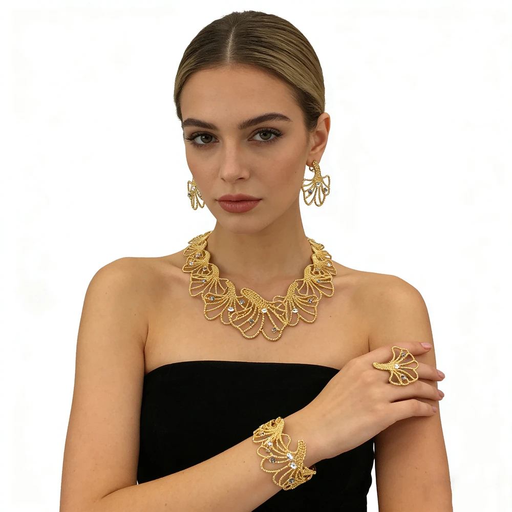 

Exquisite and fashionable high-end jewelry set, suitable for various parties, brides and weddings to wear FHK18829