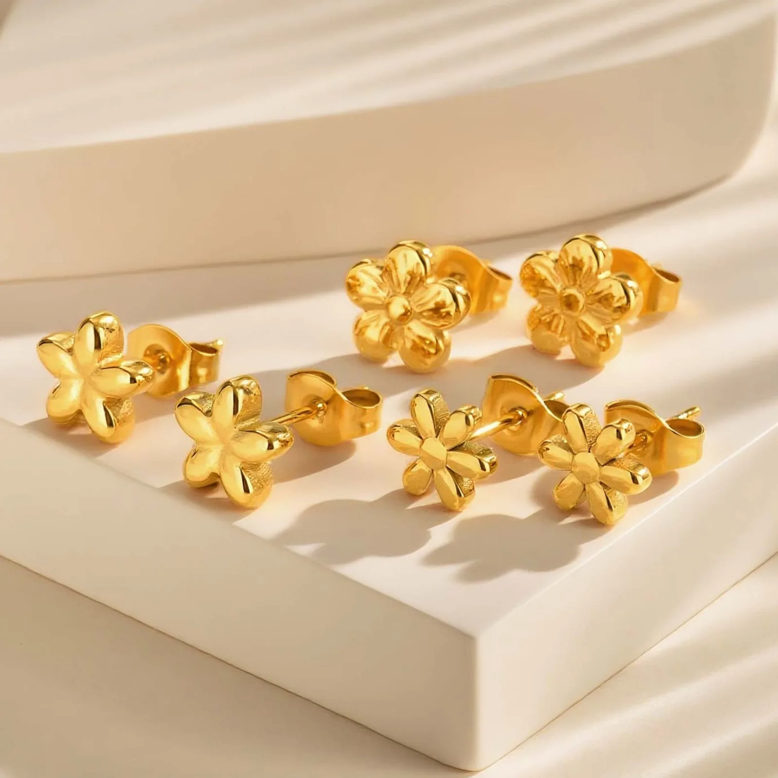 أقراط Vnox النسائية الصغيرة الجميلة على شكل زهور من الفولاذ المقاوم للصدأ، هدايا مجوهرات على شكل أذن الغضروف #1