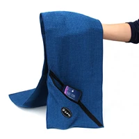 Exercise towel - one zip pocket to keep items safely stored while you work out 4