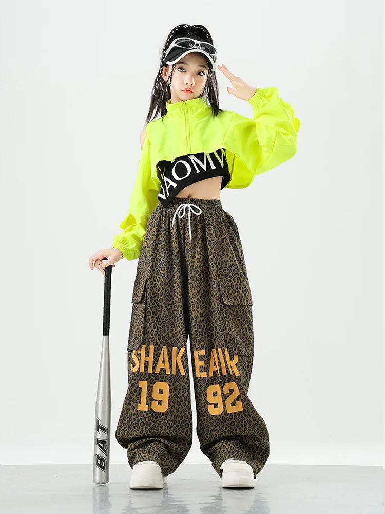 เด็กKpop Hip Hopเสื้อผ้าสีเขียวCrop Jacket Topเสือดาวพิมพ์ตัวอักษรลําลองกางเกงสําหรับGirl Boy Jazz Danceเสื้อผ้าเครื่องแต่งกาย