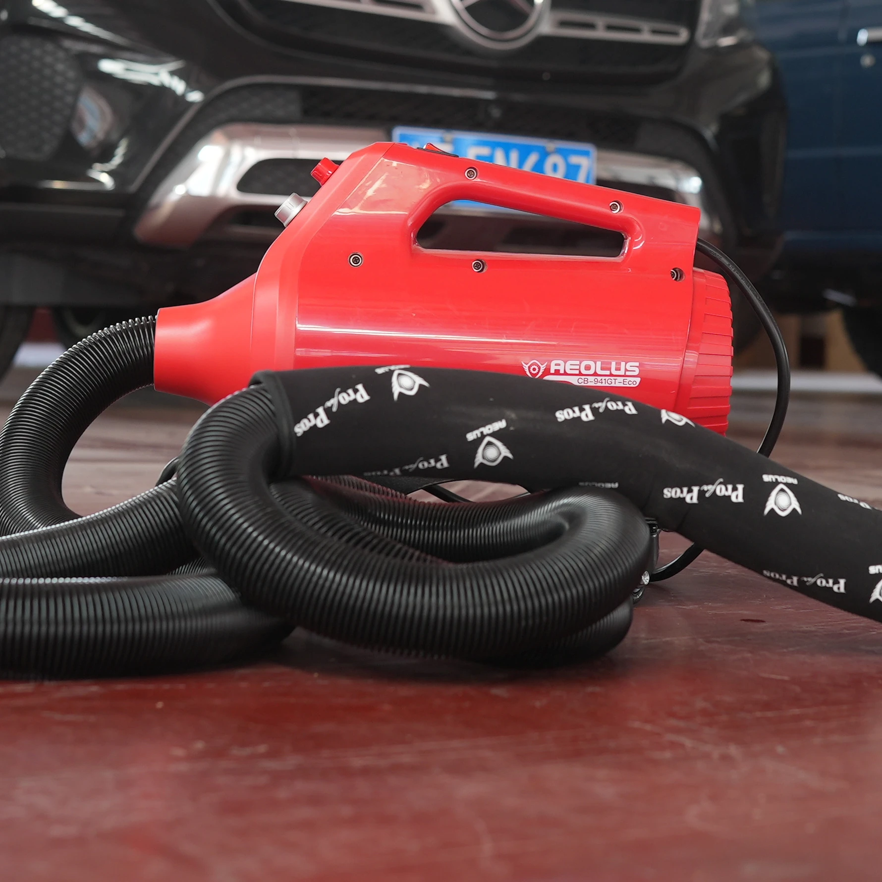 

2800W Adjustable Wind Speed Car Wash Dryer Luxury Modern Air Blower for Car Detailing Sustainable Features