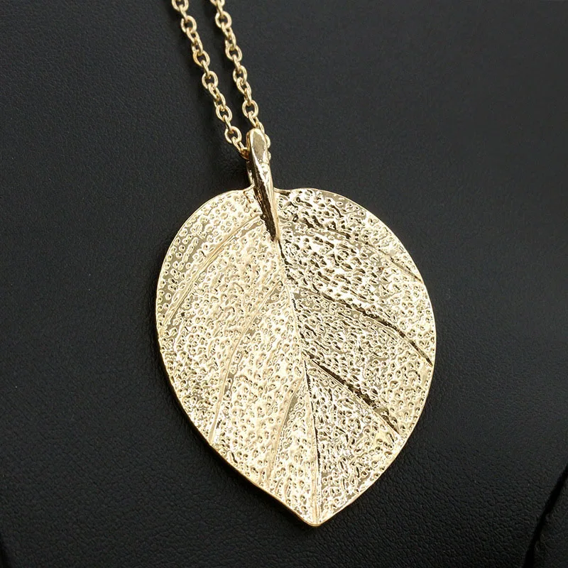 1 Pcs Charm Elegant Everyday Versatile Shiny Gold Leaf Delicate Pendant Necklace Long Sweater Chain