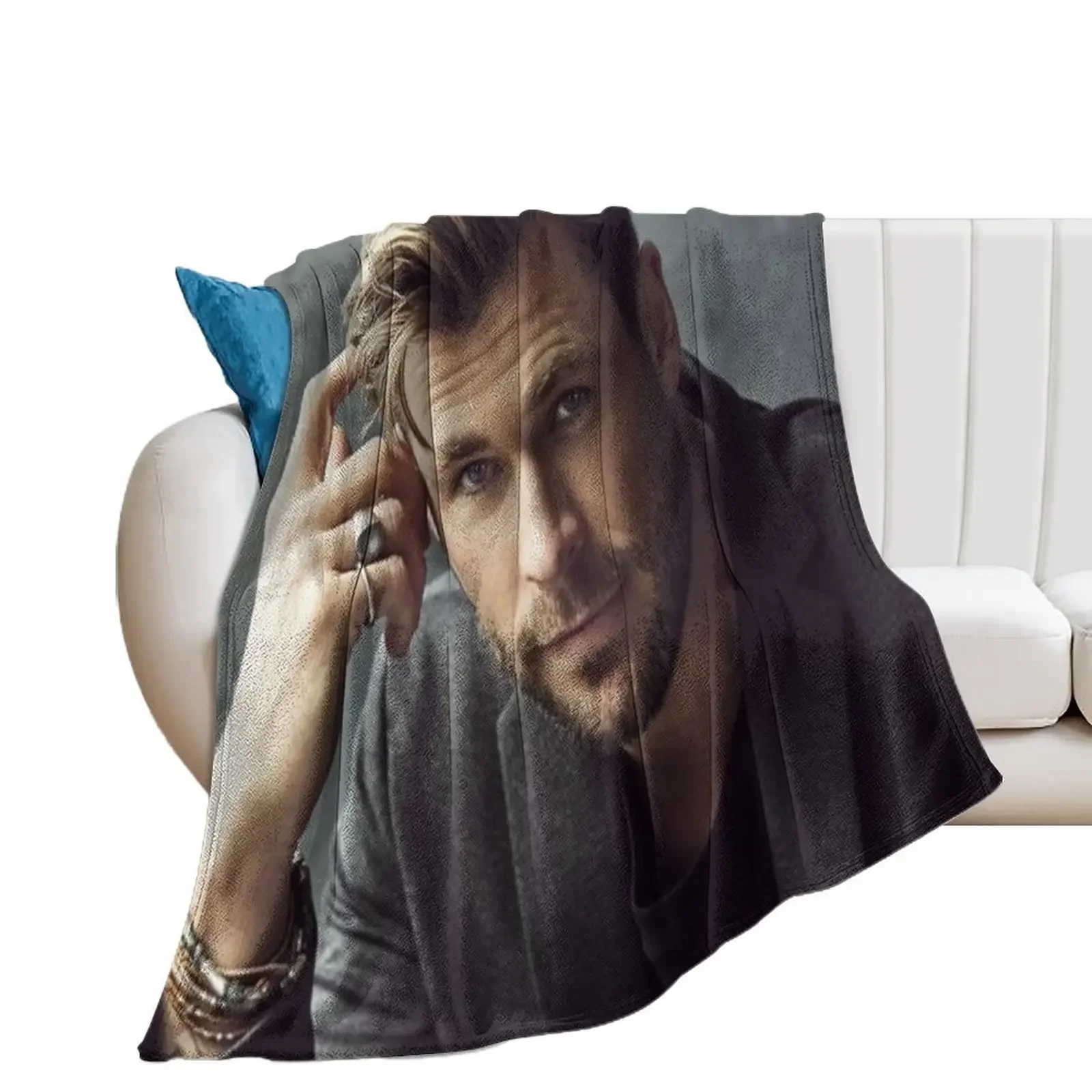 Chris Hemsworth Throw Blanket Sofas Camping decorative Blankets