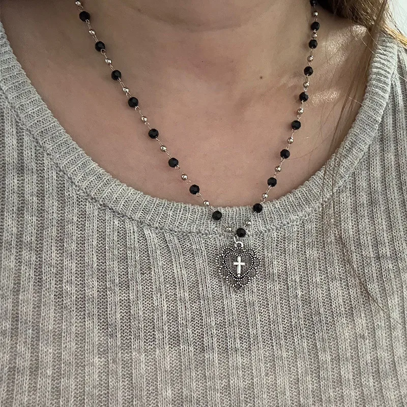 Retro Black Bead Heart-Shaped Pendant Necklace Minimalist Design Stainless Steel Jewelry