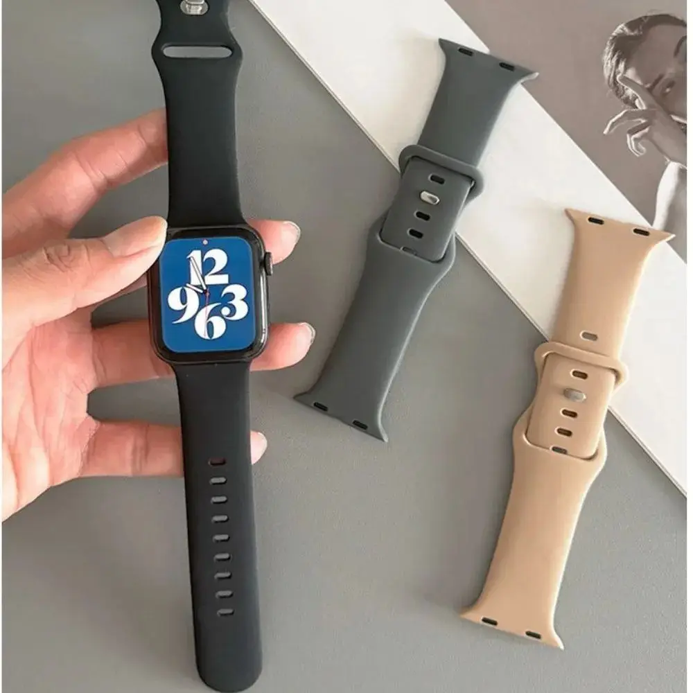 

Silicone Strap For Apple Watch Band 46mm 42mm 44mm 45mm 41mm 40mm 49mm 38mm Bracelet iWatch Series Ultra 2 10 9 8 7 6 SE 5 4 3