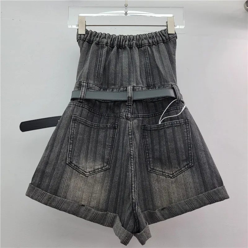 فستان الدنيم 2025: يتميز بتصميم فليرتي مكشوف الأكتاف وقميص مشد. مظهر متعدد الاستخدامات معزز للشباب. #4