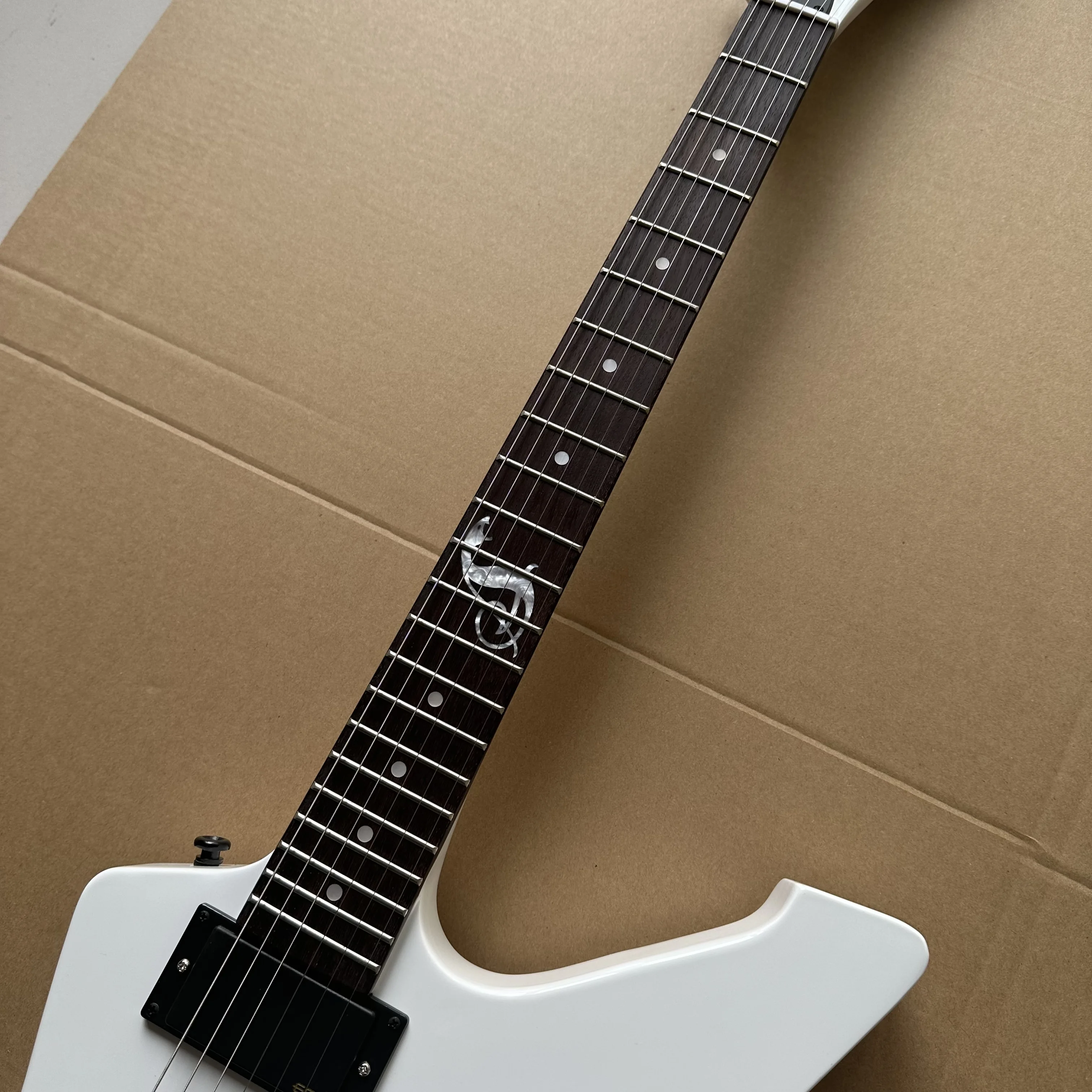 ESP Snakebyte Guitar, Body, White Color, Snake Inlay, Rosewood Fingerboard, 6 Strings Guitarra,