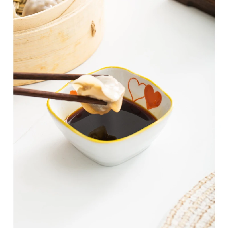 Japanese household vinegar saucers dip saucers soy sauce seasoning bowls small saucers ceramic snack saucers.