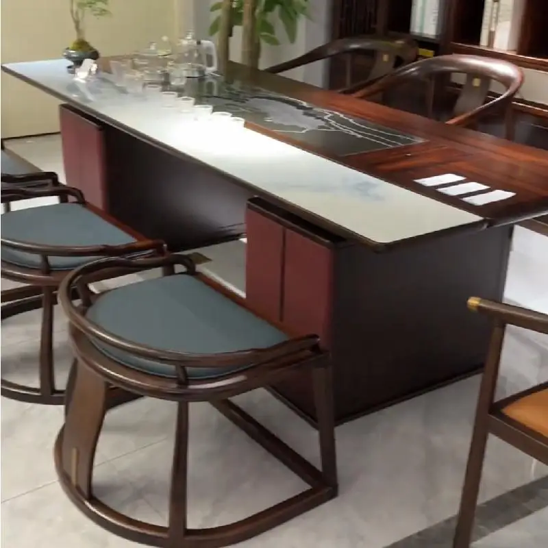 

Сочетание нового китайского чайного столика и стула из черного дерева, один стол и пять стульев, простой чайный столик из цельного дерева в стиле дзен.