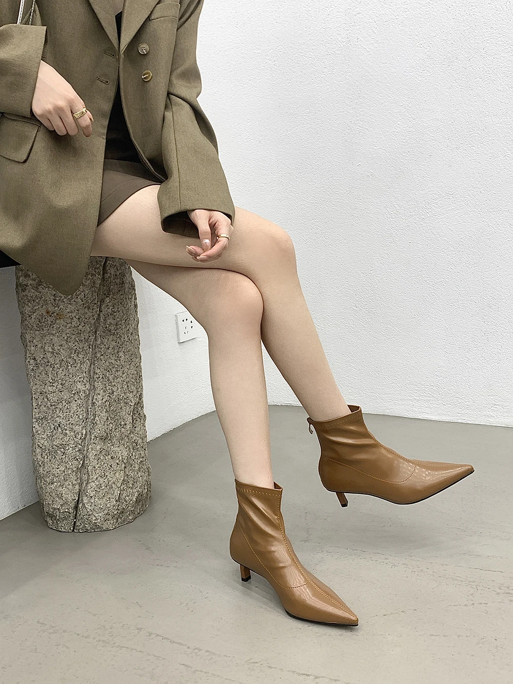 Pointed Toe Women Ankle Boots Black Brown Beige Back Zipper Thin Mid Heels Sock Botas Stretch Boots Woman Fashion Size 35-39