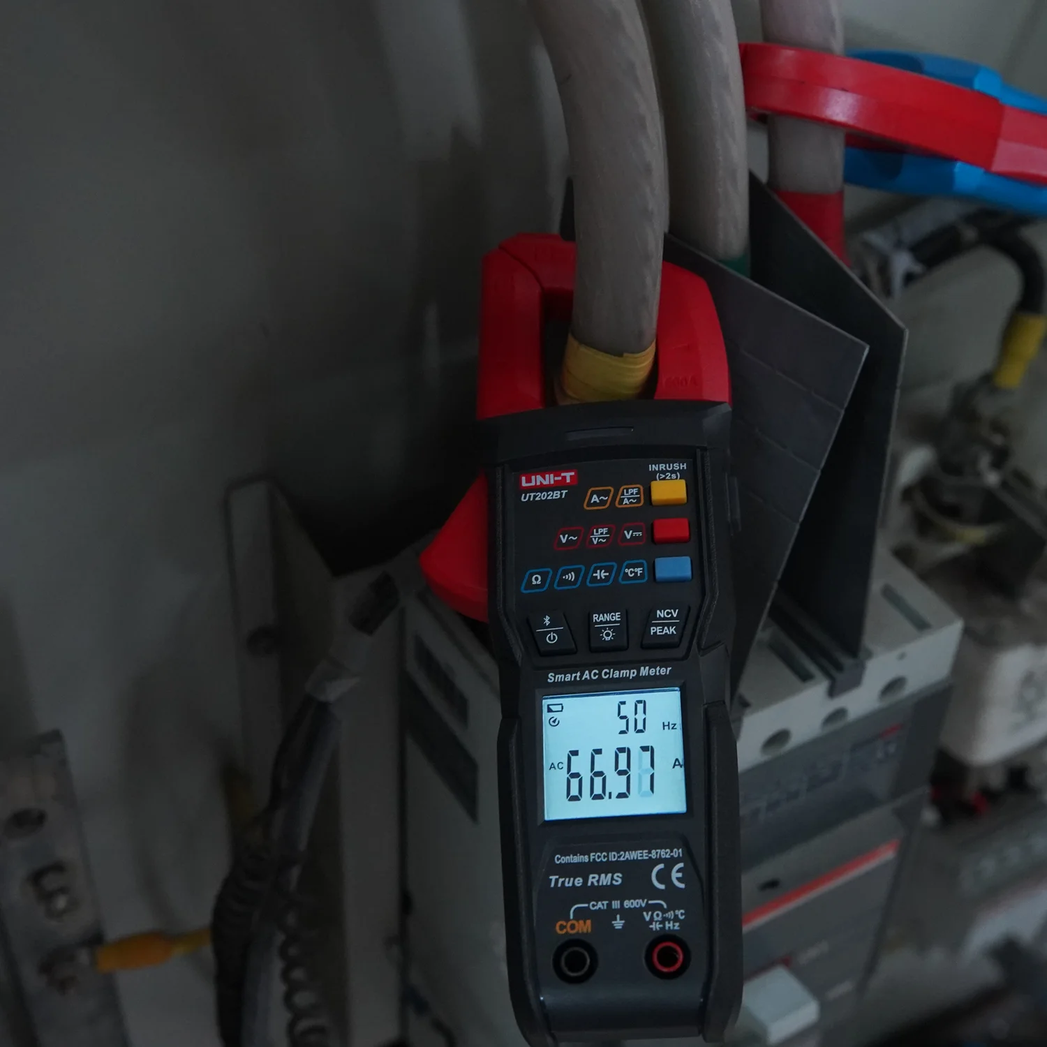 UNI-T neue digitale Klemm messer ut202s ut202bt Bluetooth-Verbindung 600a AC/DC-Stroms pannung 9999 zählt trms ncv Ampere meter Tester