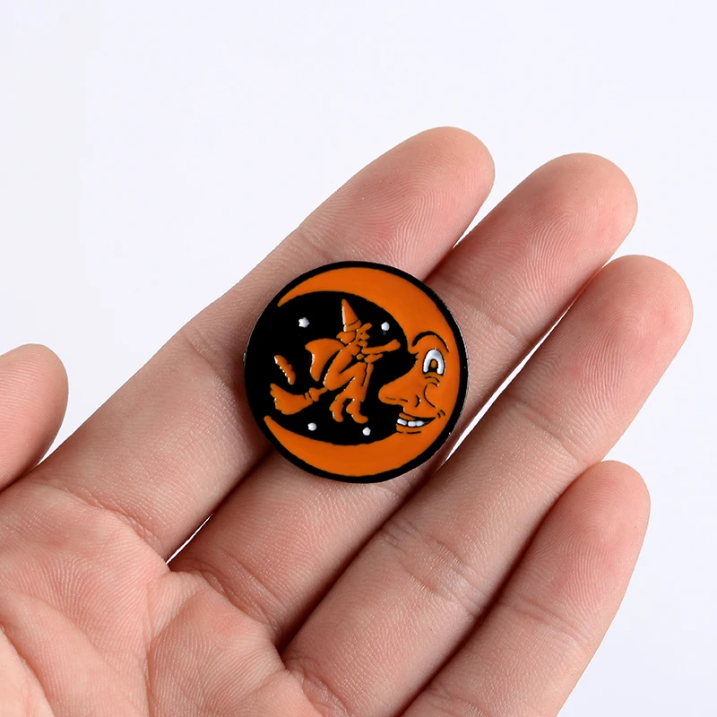 Pins Custom Round Moon Brooches Lapel Pin Shirt Bag Witch Riding a broom Badge Jewelry Gift Friends Happy Halloween Enamel