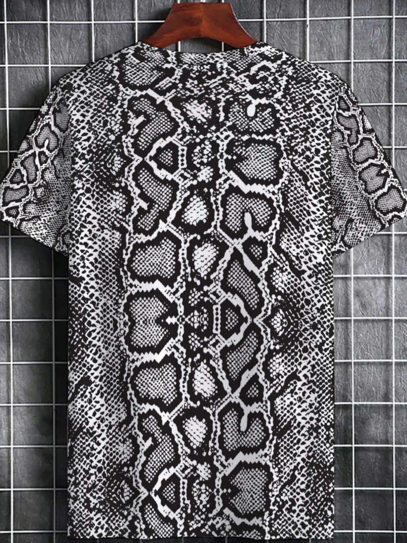 Herren 3D-Druck T-Shirt Schwarz-Weiß Schlangenhaut-Print O-Ausschnitt Kurzarm Atmungsaktives Sommer-Streetwear-Shirt – Detail 4