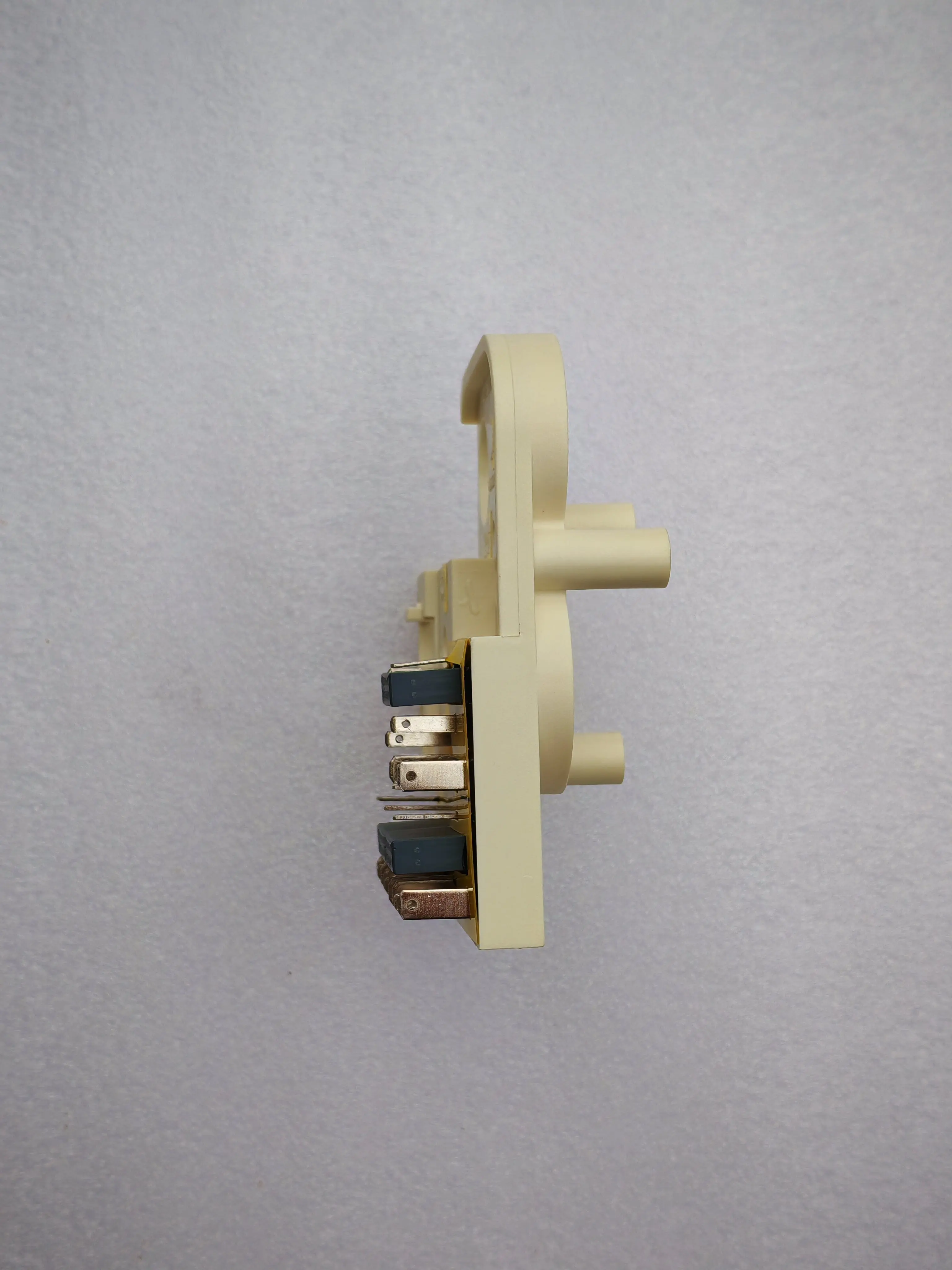 VD4 rectifier bridge GCE7000850P0102 opening and closing solenoid mounting plate PA6-GF30