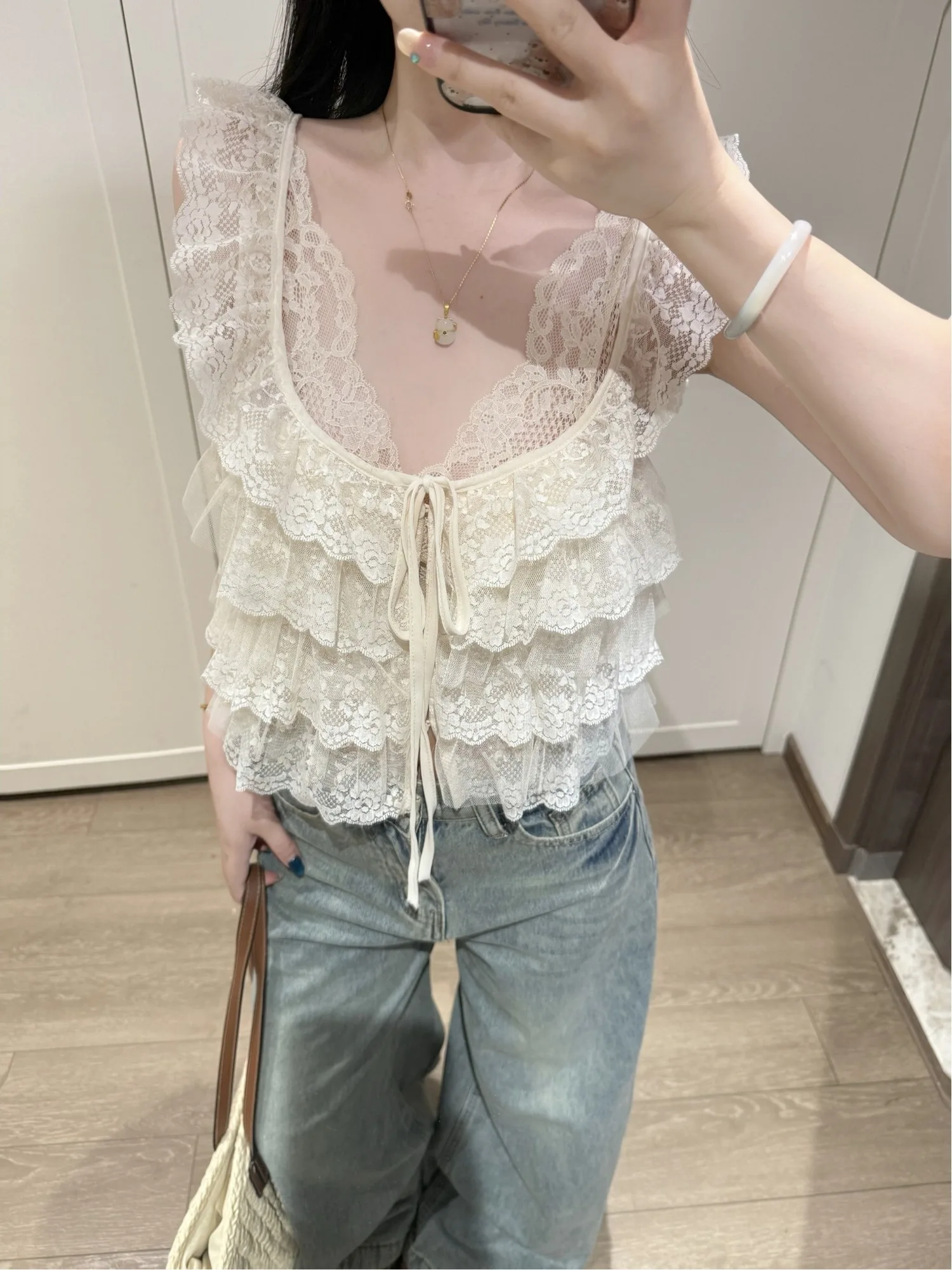 

Pure Desire Lace Trim Halter Neck Short Sleeveless Top Women's Summer Outerwear Daily Sexy Fashion Casual Polyester Material
