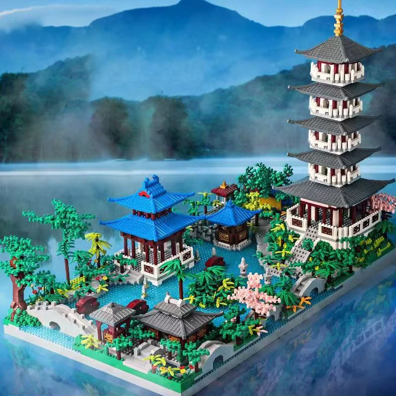550 pieces of classic Hangzhou Leifeng Pagoda building blocks made of high-quality ABS material – an ideal gift.
