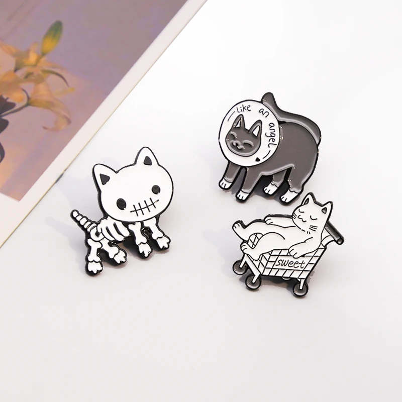 Sweet,Like an angel Cat Enamel Pin Hugging Couple Skeleton Bone Black White Cat Animal Brooches Lapel Badge Jewelry Accessories