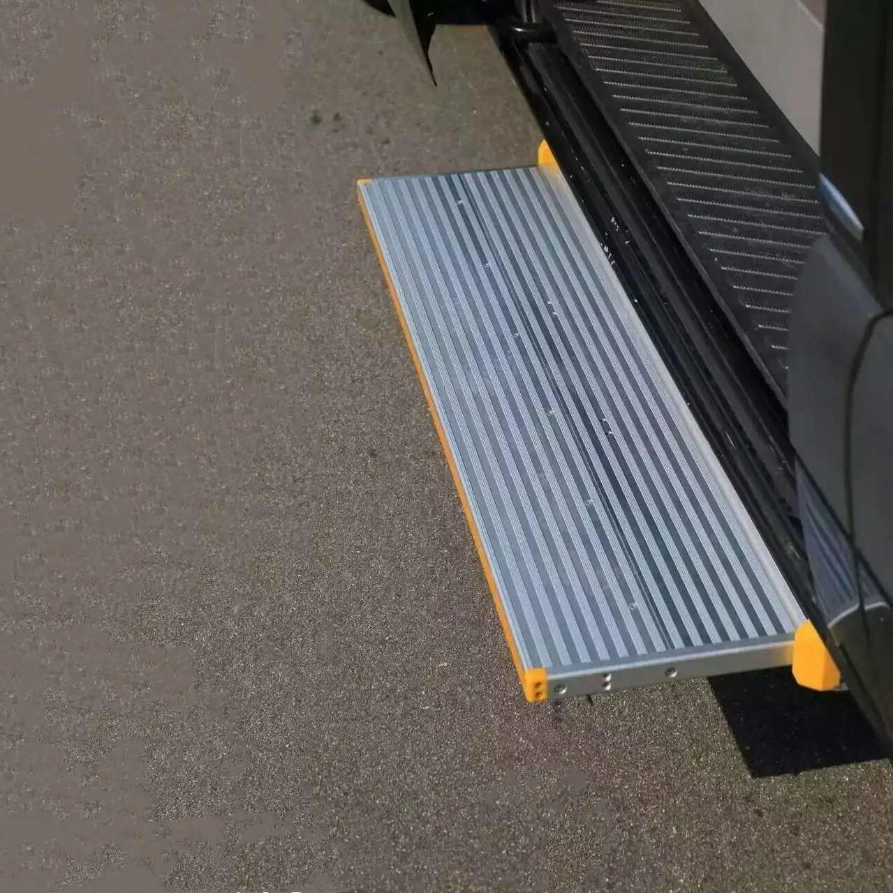 CE And EMARK Certified ES-S Series Electric Sliding Step For Minibus