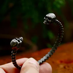 Simple Vintage Black Skull Bracelet For Men Women 316L Stainless Steel Opening Skeleton Bangles Cool Biker Amulet Jewelry Gifts