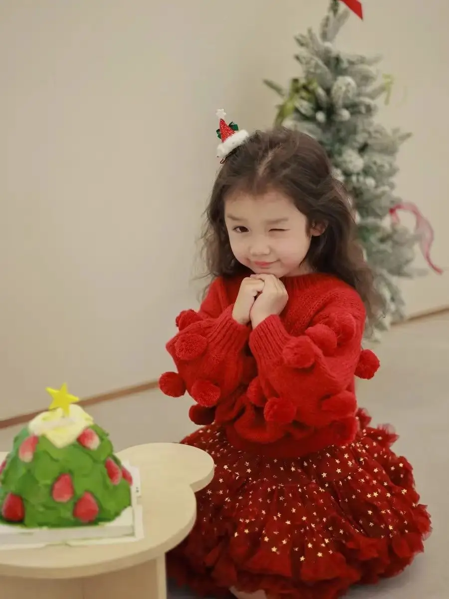 Autumn winter girls Christmas sweater handmade ball ball children\'s red sweater holiday red pullover New Year\'s greeting sweater