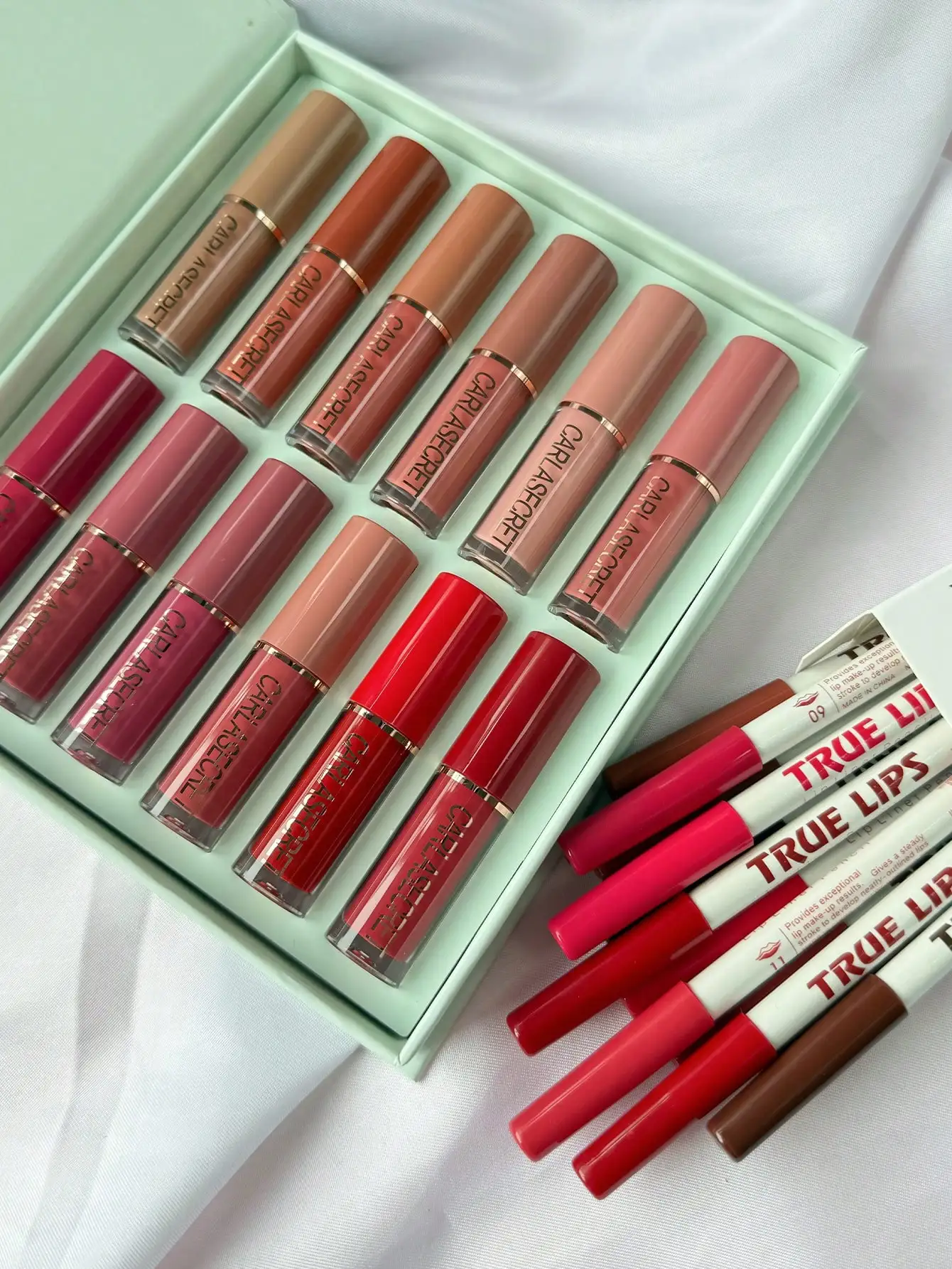 12-delige lipgloss en 12-delige liplinerset, niet-plakkerige cup lipgloss geschenkdoos, matte vloeibare lippenstiftset, lipgloss en lipverzorging