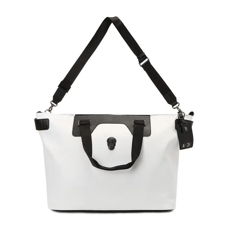 

Сумка для гольф-экипировки — легкая, вместительная и стильная водонепроницаемая сумка для организованной упаковки вещей в дороге.