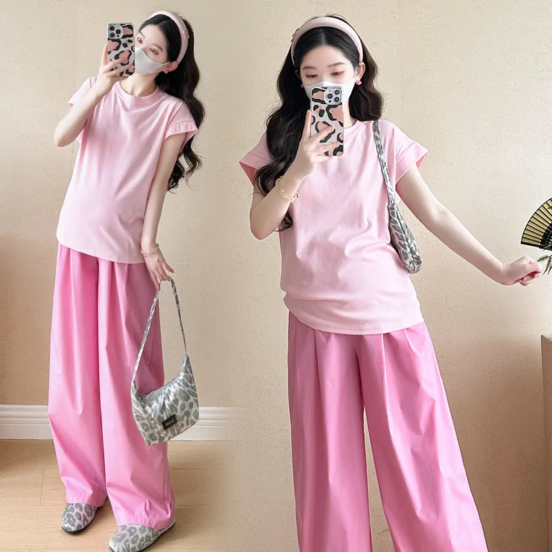 مجموعة الأمومة الصيفية: بلوزة وردية مرحة + بنطال واسع الساق - ملابس حمل شبابية وعصرية مكونة من قطعتين للأمهات المتوقعين