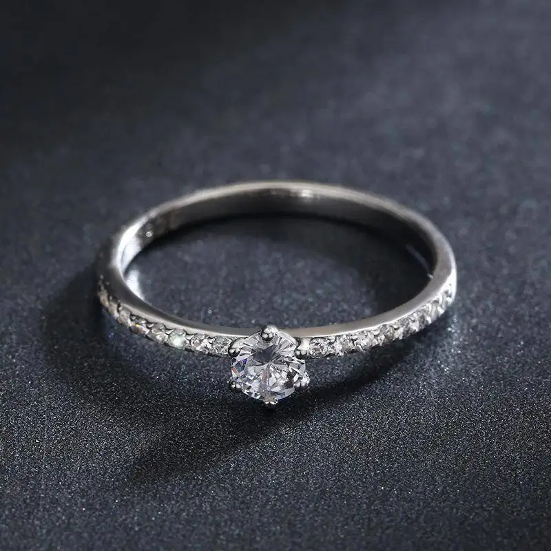 TY Echter 925er Sterlingsilber, schlichter funkelnder runder klarer Moissanit-Ring für Frauen, klassischer Luxus-Hochzeitsaccessoires-Schmuck – Detail 4