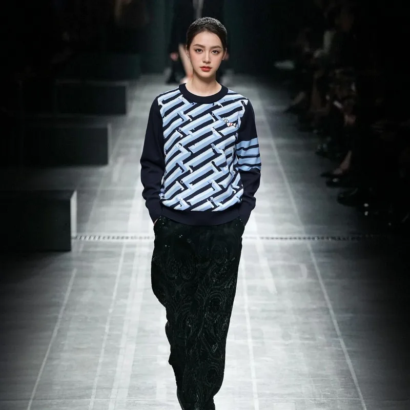 Maglieria da donna con ricamo a righe per cani, girocollo, pullover a maniche lunghe, maglioni azzurri e blu royal all'ingrosso