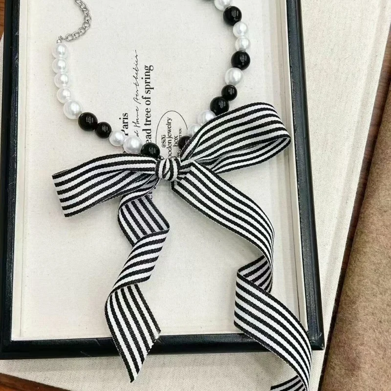 

"Retro Stripes" Bow Ribbon Black And White Pearl Necklace, Unique And Charming Offbeat Teenage Hoodie Chain