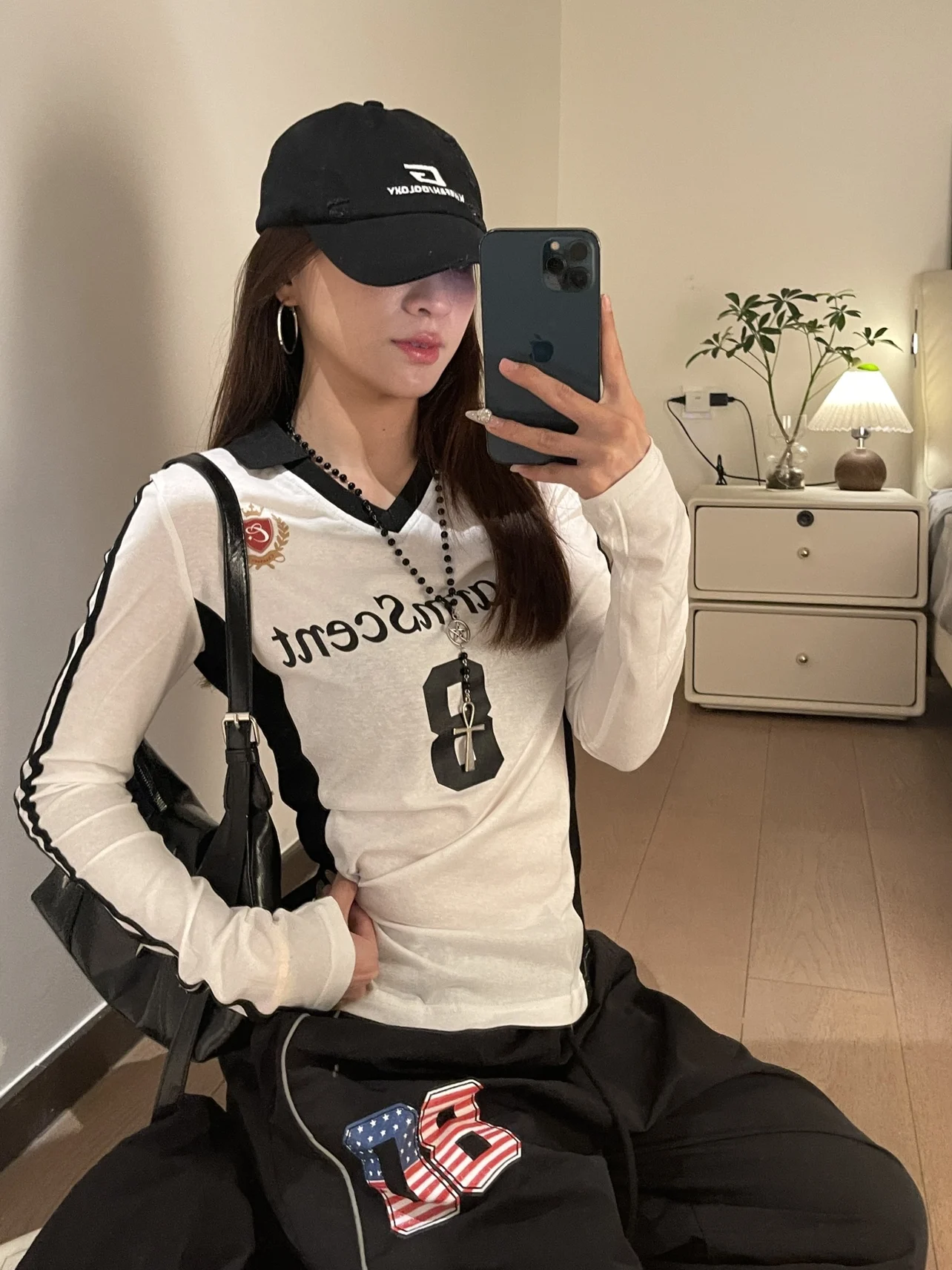 

Slim Fit Long Sve V-Ne Sports T-irt Women's Thin American Retro Sle Printed Cotton Top for Autumn Wear