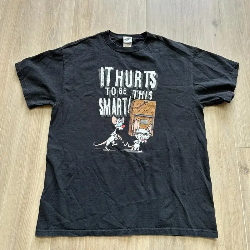 

The Brain It Hurts To Be This Smart Graphic T-Shirt Vintage Cartoon Tee