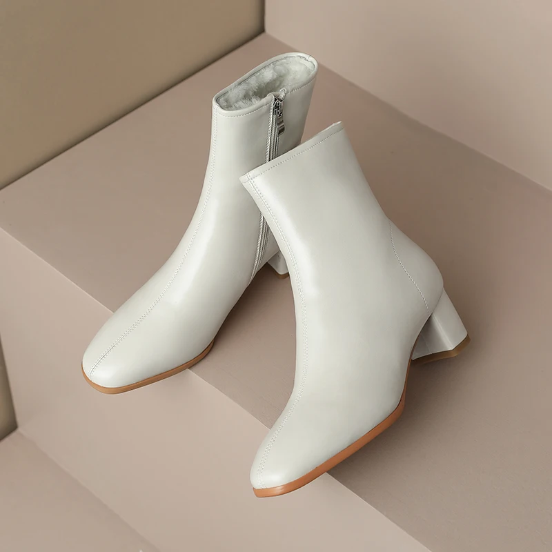 

2025 New Women's Boots 100% Genuine Leather Fashionable Autumn Winter Shoes British Boots Large Size