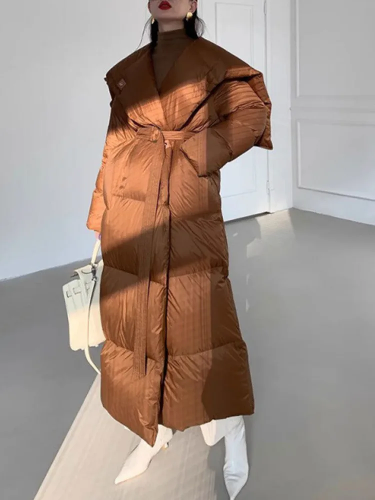 [EWQ] Keep WARM Ladyผ้าฝ้ายเบาะCoat Big Lapel BANDAGE Designผู้หญิงฤดูหนาวสบายๆหนายาวเสื้อกันหนาว 2024 เสื้อใหม่ 16O3201