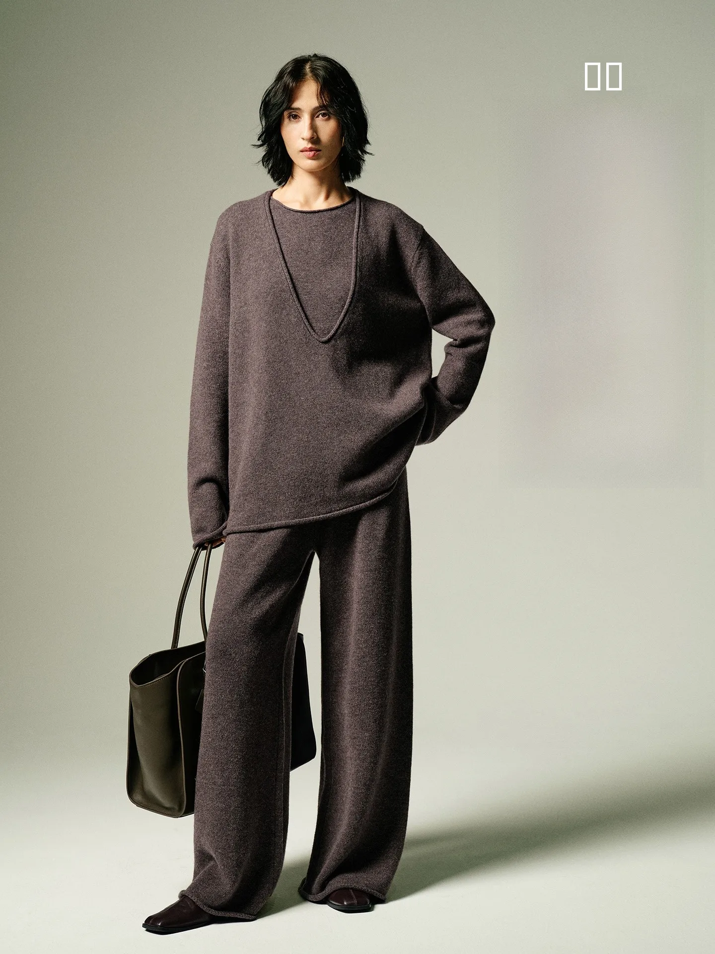 

Вязаный свитер YOOOJI Camere: женский базовый топ-жилет для осени и зимы, теплый, модный, простой, с глубоким V-образным вырезом, свободного кроя, из шерсти.