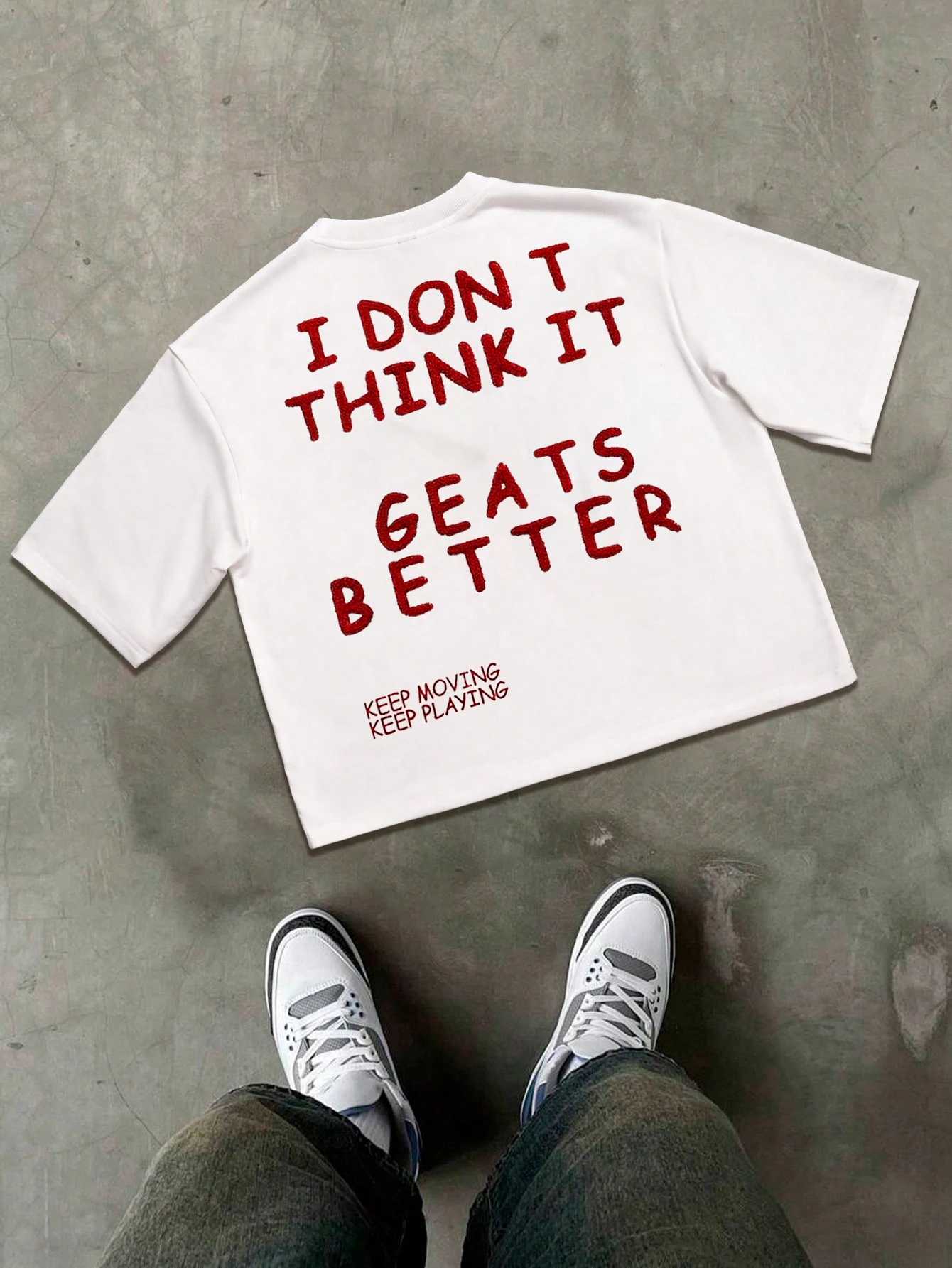Men White Red Letter Print T Shirt KEEP PLAYING Oversized Boxy Crew Neck Casual Streetwear Short Sleeve Tee