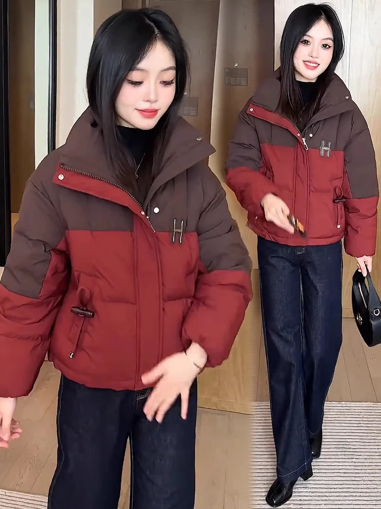 

Модная женская зимняя куртка в корейском стиле с воротником-стойкой, утепленная, короткая, с цветными вставками (пэчворк)